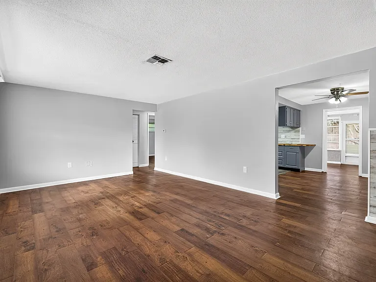 9115 Ledgestone Ln — Photo 4