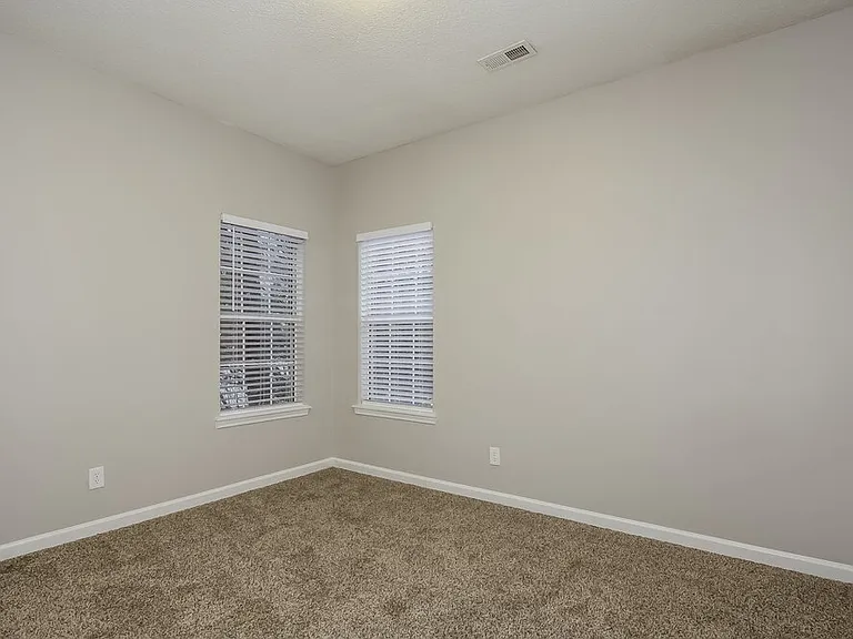 13201 Peacock Ln — Photo 13