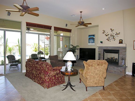 Great Room w/ gas FP