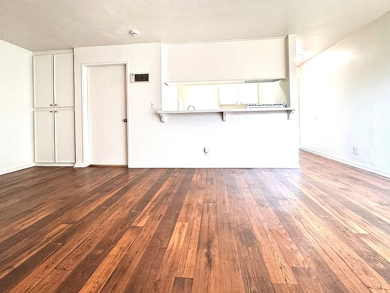 Lake Meadows Apartments — Photo 4