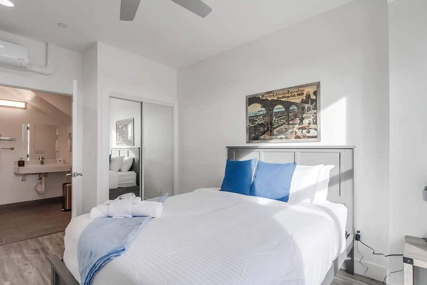 2 bed, 2.5 bath, 1400 sqft, $5,000 — Photo 4
