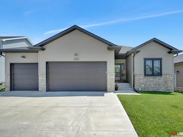 6220 Whitewater Ln, Lincoln, NE 68521