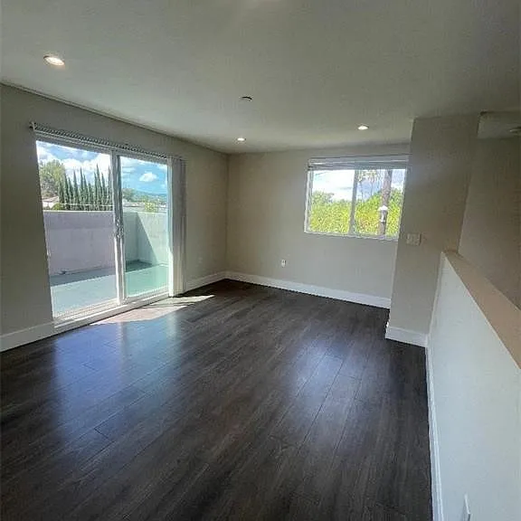 6445 Woodley Ave #204 — Photo 30