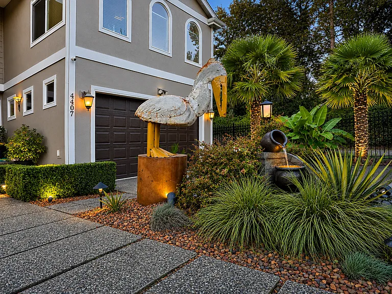 4407 S Shell St — Photo 3