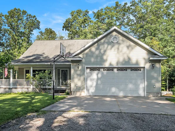 9217 S 88th Ave, Montague, MI 49437