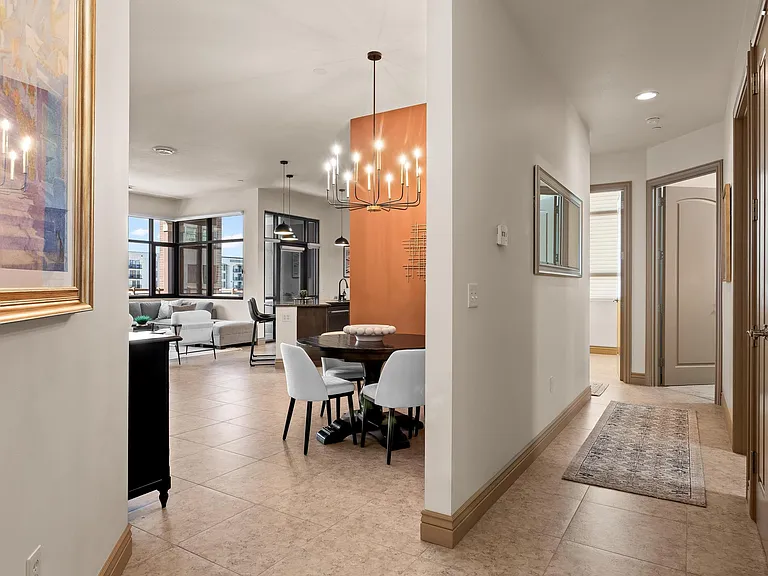 1112 W Main St #406 — Photo 9