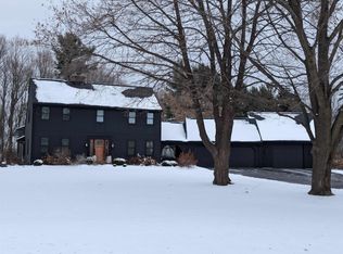 19 Crestview Dr, Hortonville, WI 54944