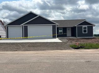 5606 N Sequoia Dr, Appleton, WI 54913