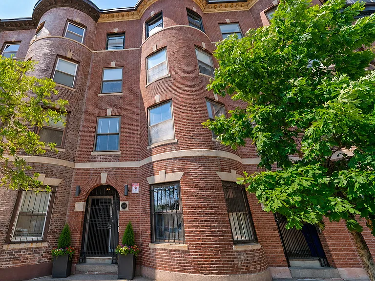 881 Harrison Ave #1A — Photo 1