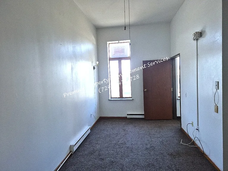 518 W Cunningham St #1 — Photo 6