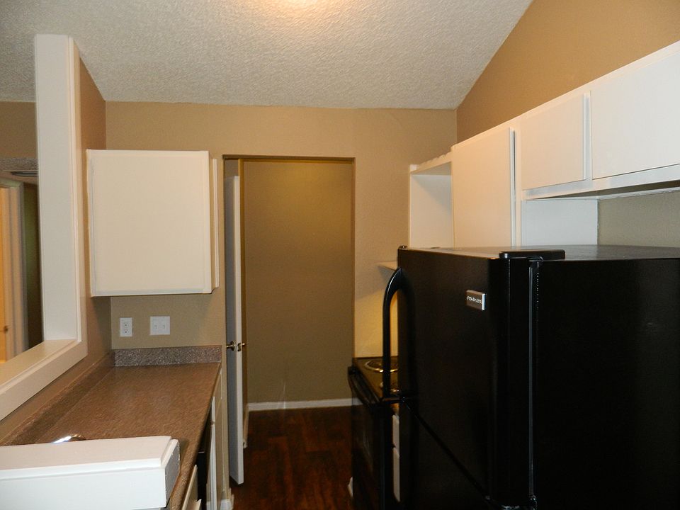 1st image of 1305 Summer Oak Dr APT M