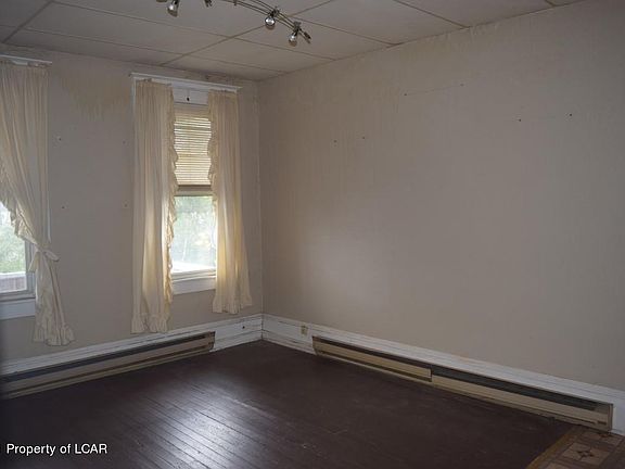 3rd image of 261 N Washington St