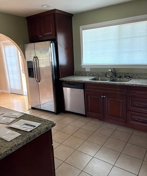2724 Argyll Ave — Photo 4