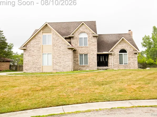 6485 Hickory Hollow Ct, Flint, MI 48532