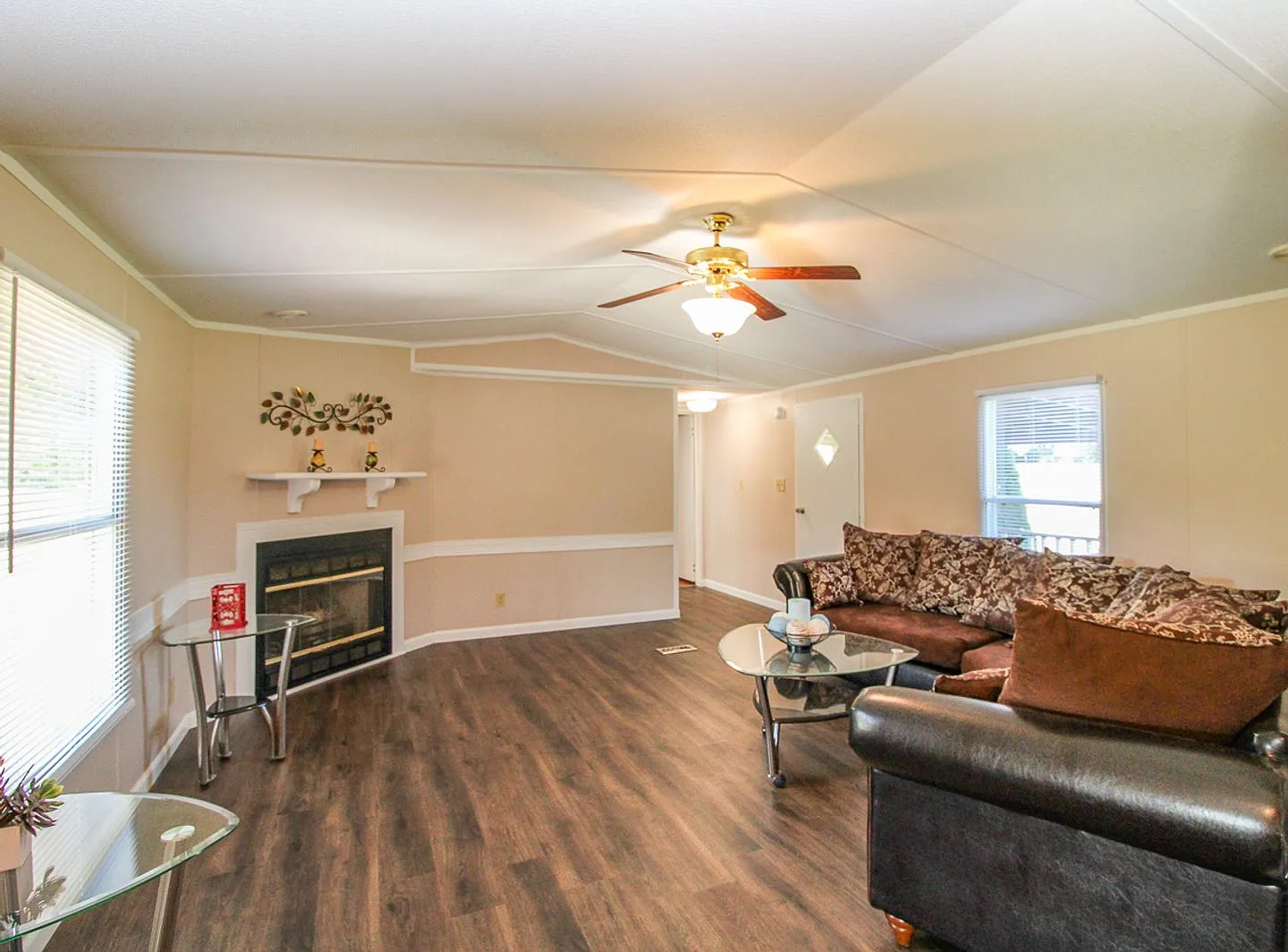 Nice Home with Country Setting! — Photo 4
