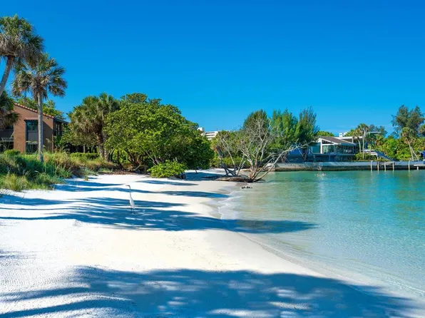 22 Sandy Cove Rd APT 203, Sarasota, FL 34242