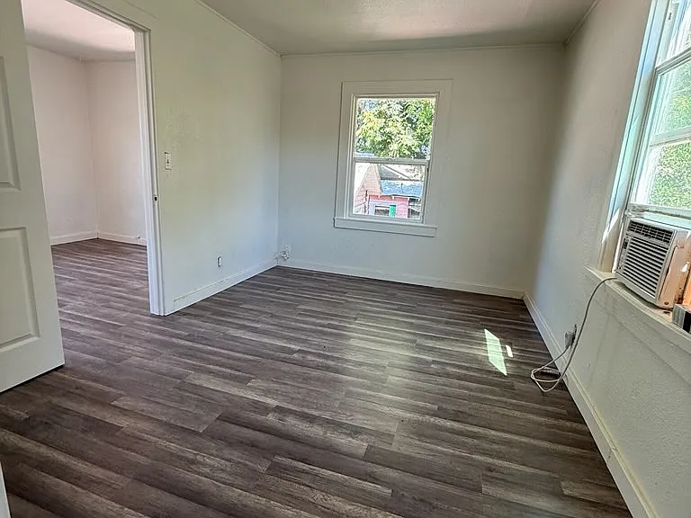743 1/2 Chestnut St — Photo 2