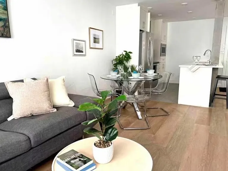 1119 Vidal St #2 — Photo 3