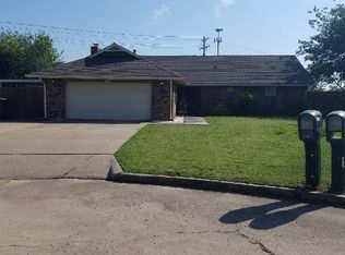 203 Lancelot Ct, Muskogee, OK 74403