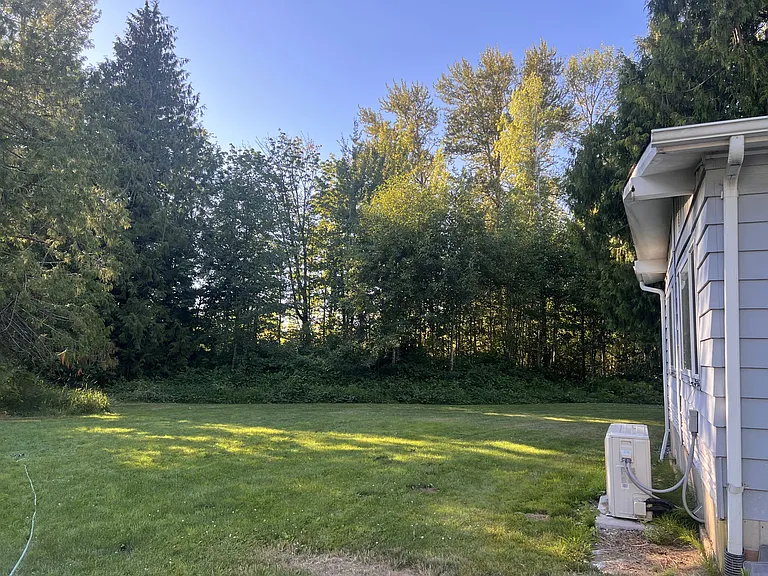 1069 E Axton Rd — Photo 18