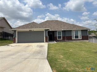 1313 Sandstone Cv, Lampasas, TX 76550