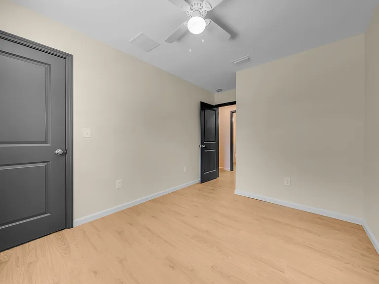 122 N East Ave #C — Photo 13