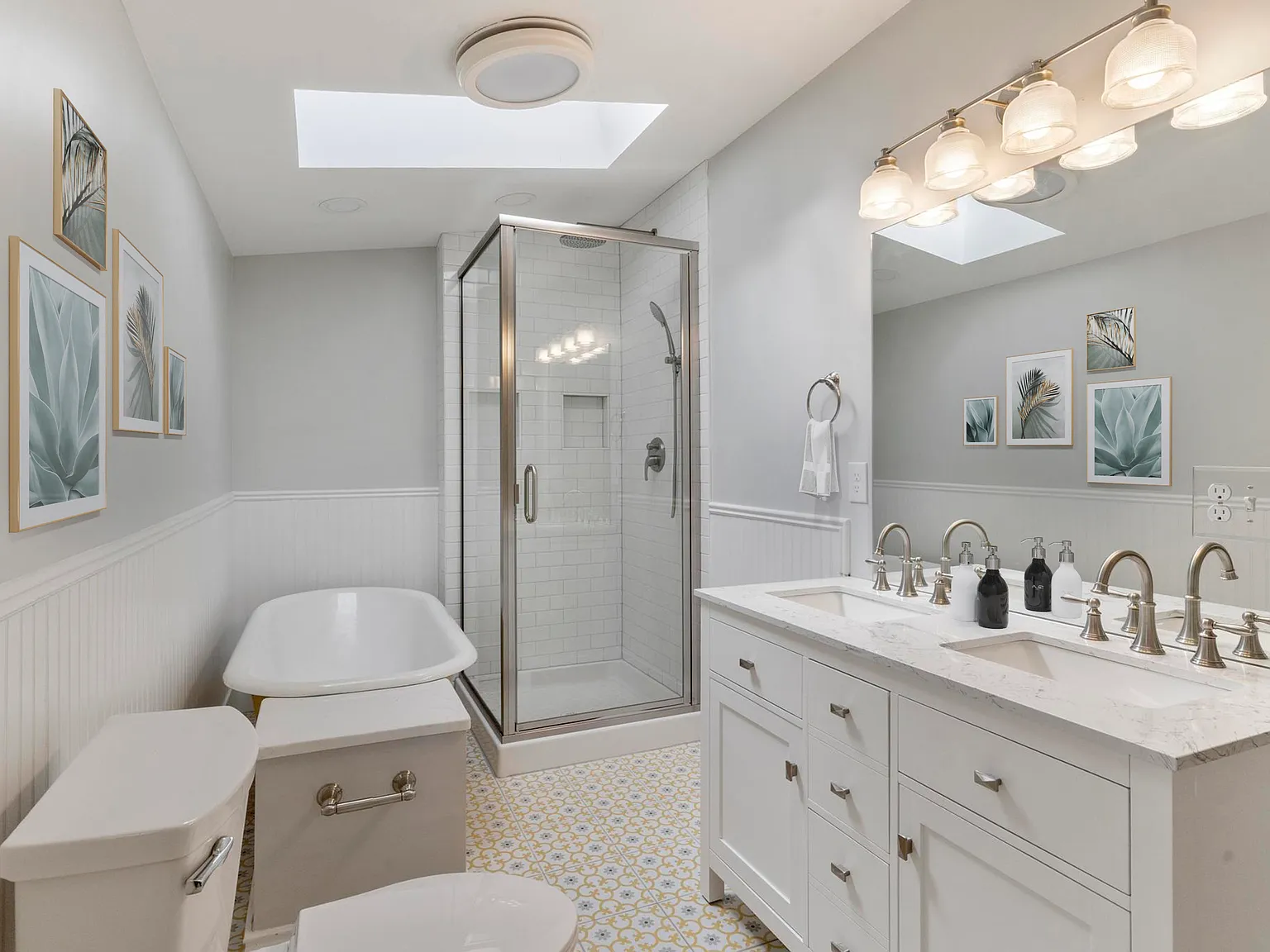 3 bed, 2300 sqft, $2,795 — Photo 3