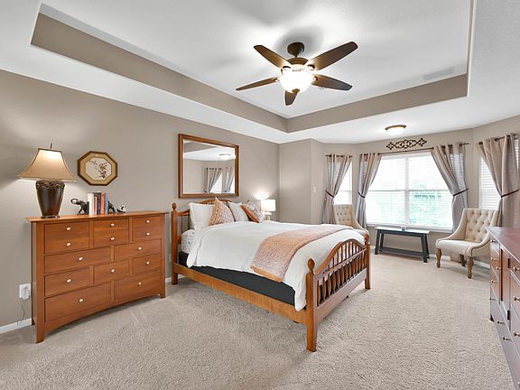 3rd image of 70 E Foxbriar Forest Cir