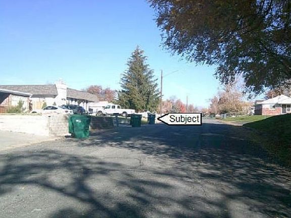 Exterior Neighborhood (street photo)