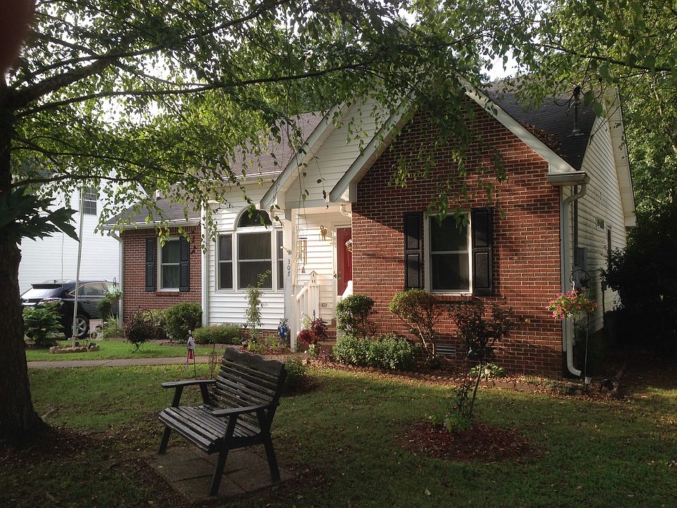 1st image of 307 Oakdale Dr