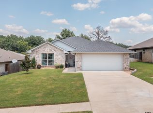 19901 Meadow West Ln, Flint, TX 75762