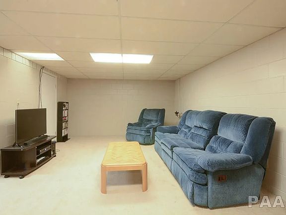 3rd image of 3821 N Walround Ln
