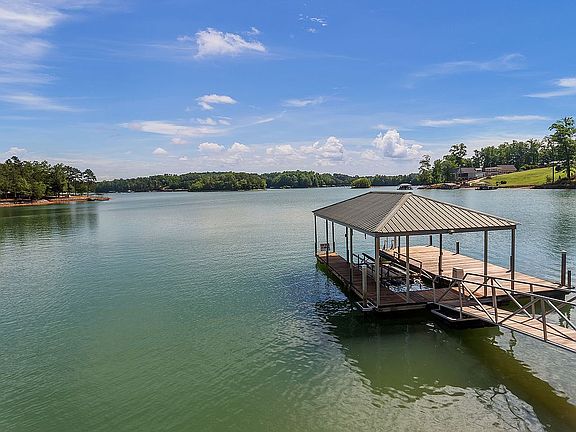 Ski in ski out max size dock