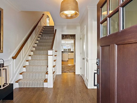 3rd image of 56 Crescent Rd #56