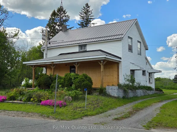 6 W Thomas St, Tweed, ON K0K 3H0
