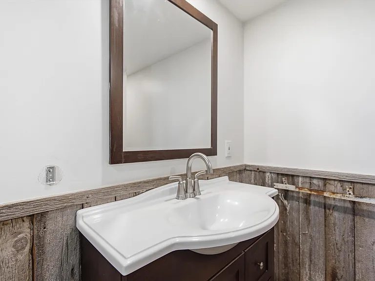 2200 S Long Lake Rd — Photo 22