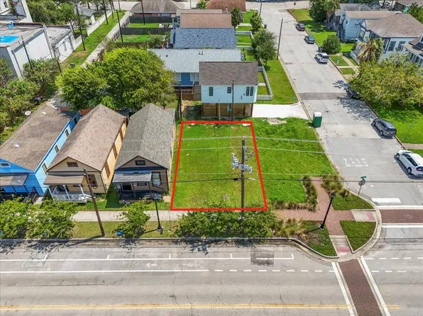 1320 27th St, Galveston, TX 77550