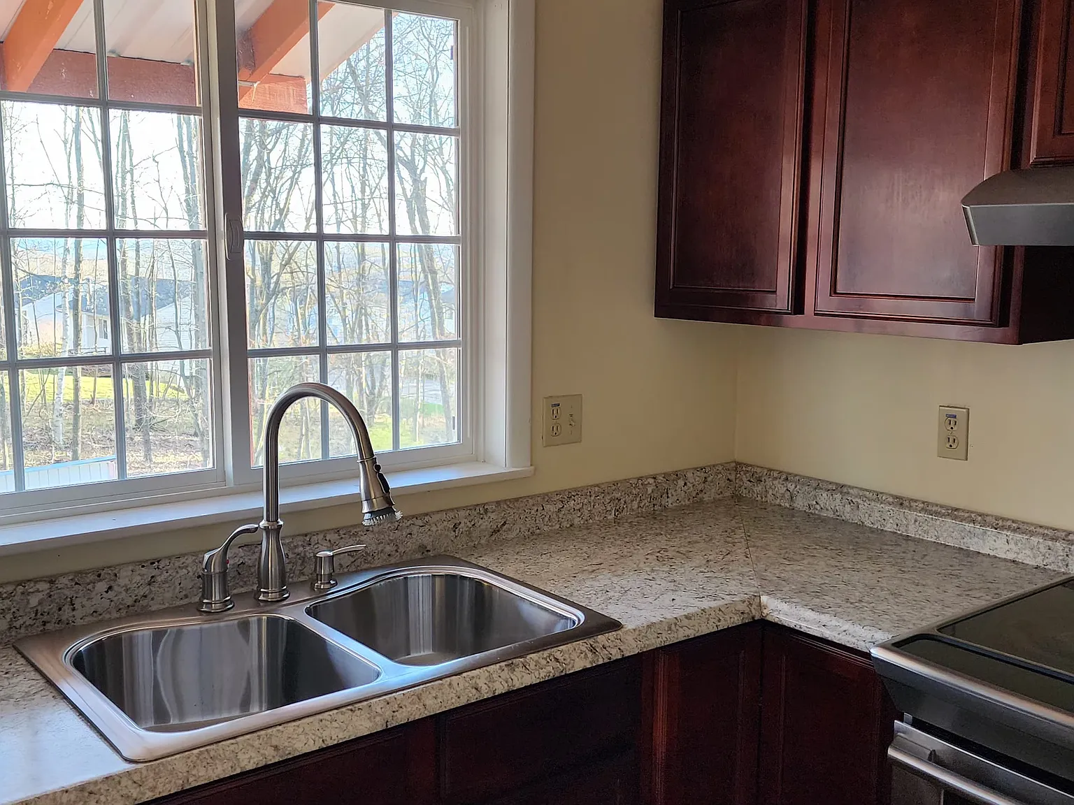 2 bed, 1000 sqft, $1,950 — Photo 4