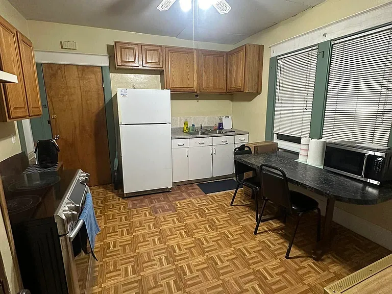 39 Lisbon Ave #2 — Photo 7
