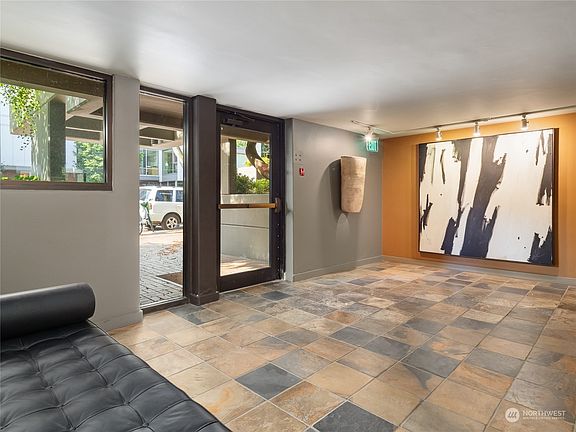 2nd image of 714 Bellevue Avenue E #503