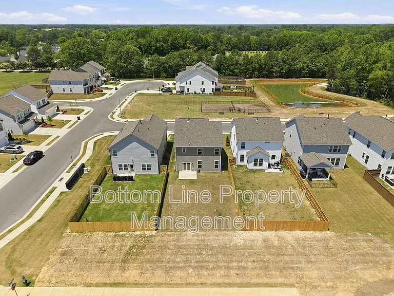 24 Blackthorn Ln — Photo 10