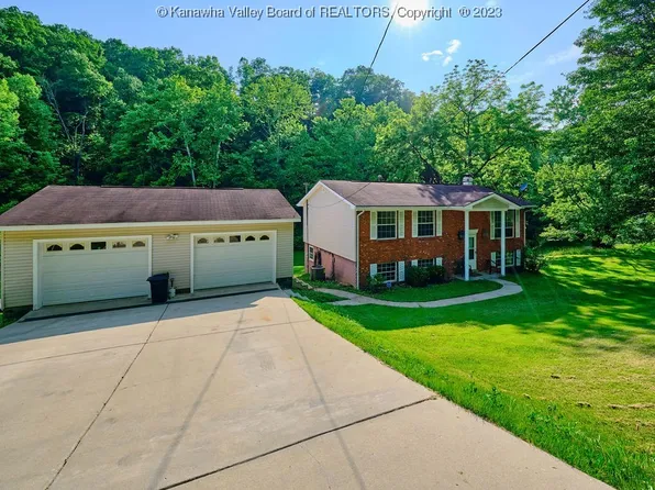 890 Amma Rd, Clendenin, WV 25045