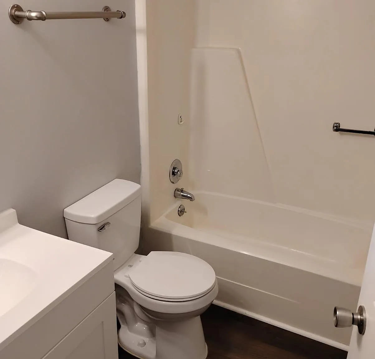 Foxglove Wilmington Apartment - 1101E — Photo 3