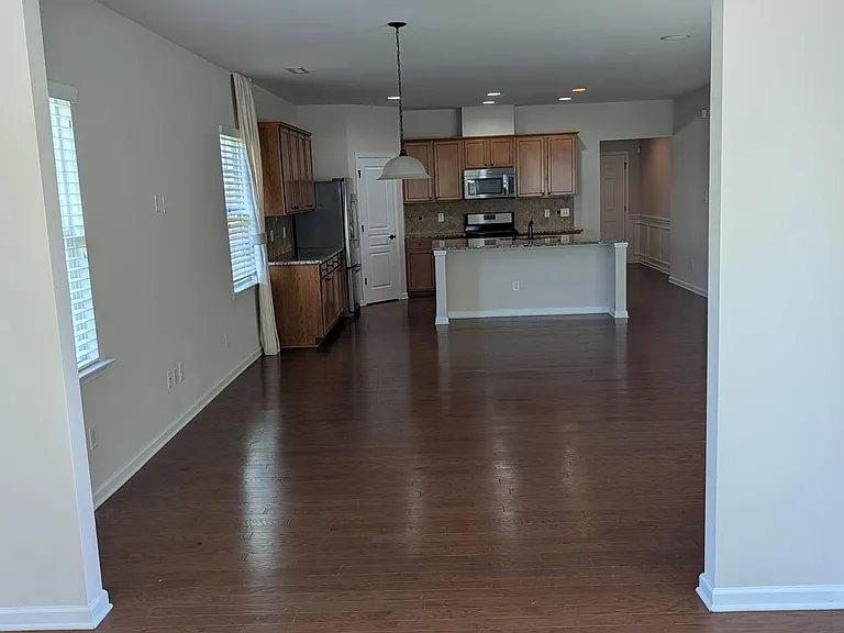 2428 Averon Dr — Photo 32