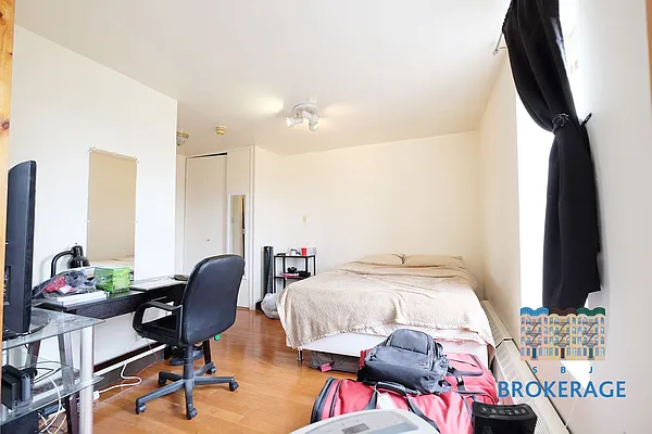 Rented by SBJ Brokerage, LLC | media 2