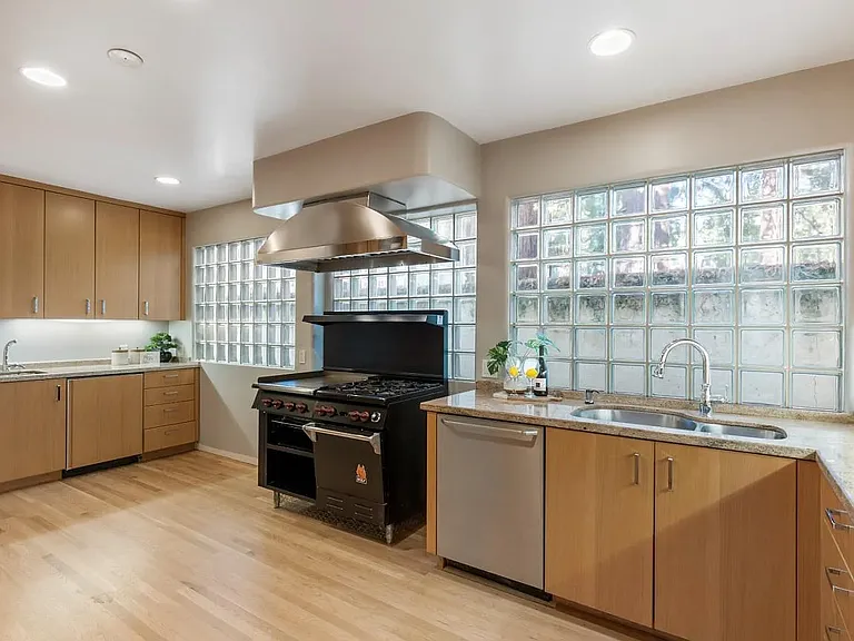450 N California Ave — Photo 11