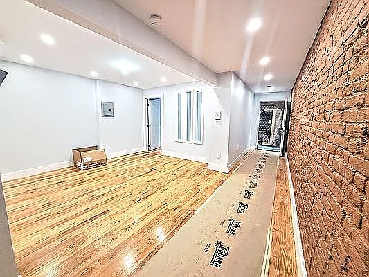 3rd image of 803 Willoughby Ave #4
