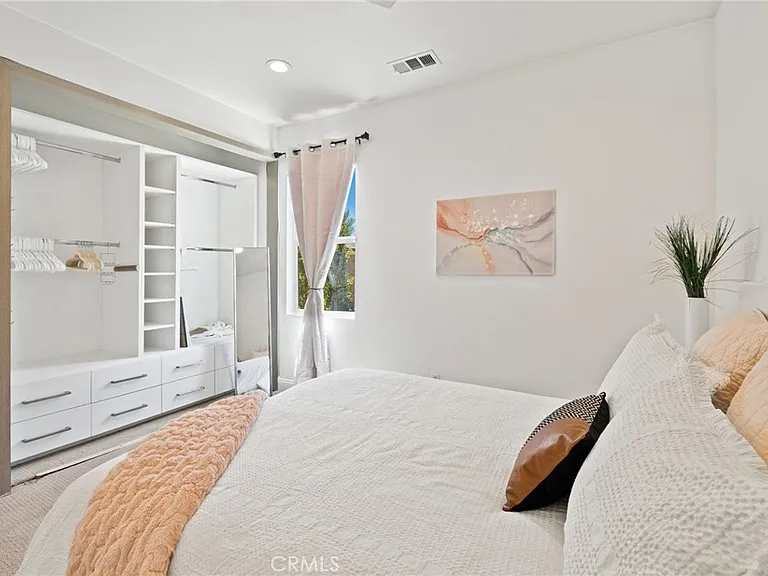 74079 Kingston Ct W — Photo 35