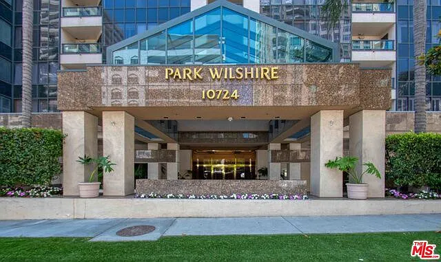 10724 Wilshire Blvd #809 — Photo 15