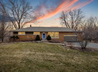 940 Hi Ridge Ave, Waukesha, WI 53186